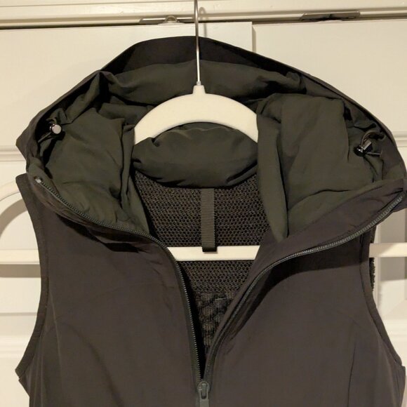 Lululemon Sleet Street Vest Sz 2 Olive - Picture 9 of 15